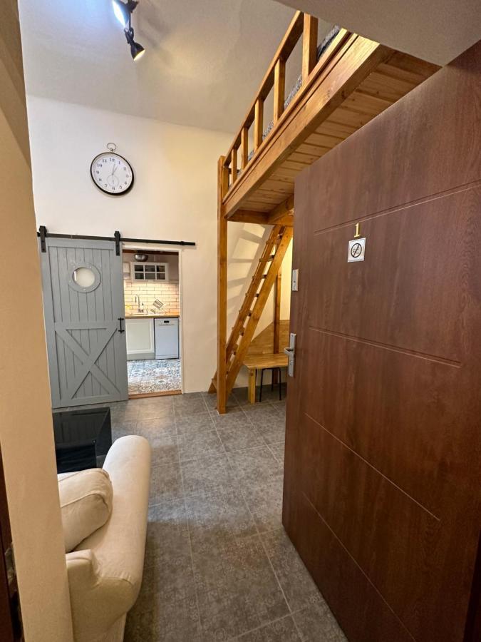 Cozy New Loft Apartment Praga Esterno foto